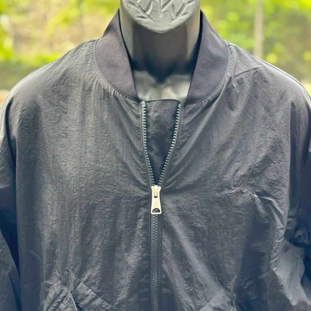 JORDAN‎ RENEGADE ESSENTIALS LIGHTWEIGHT JACKET FN4623-010